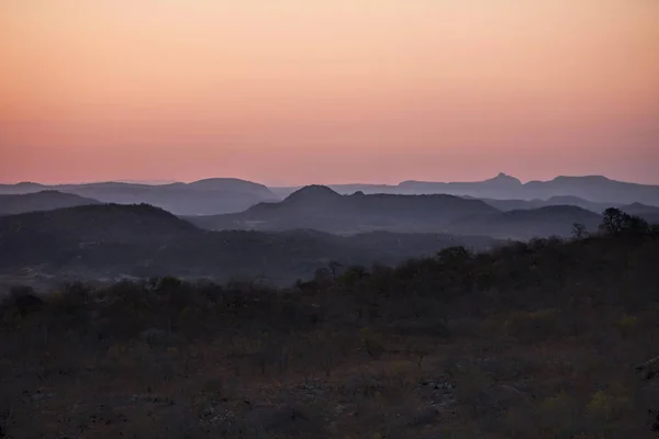 Zonsondergang in een Afrikaanse Park — Stockfoto