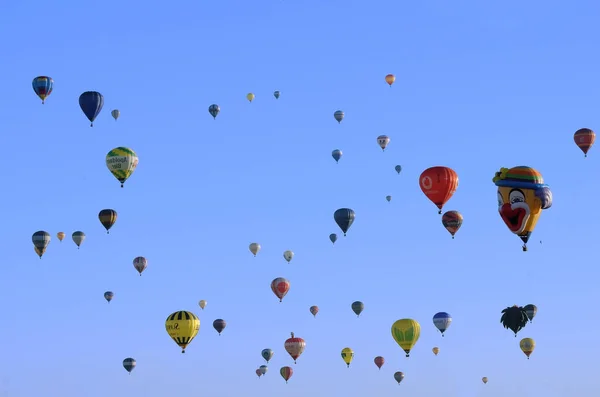 Balonów na ogrzane powietrze w Chambley — Zdjęcie stockowe