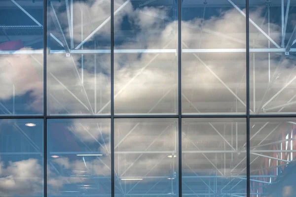 Windows, clouds and sky reflections — Stock Photo, Image