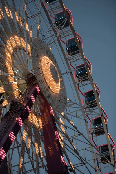 Ferris roue dans la nuit — Photo