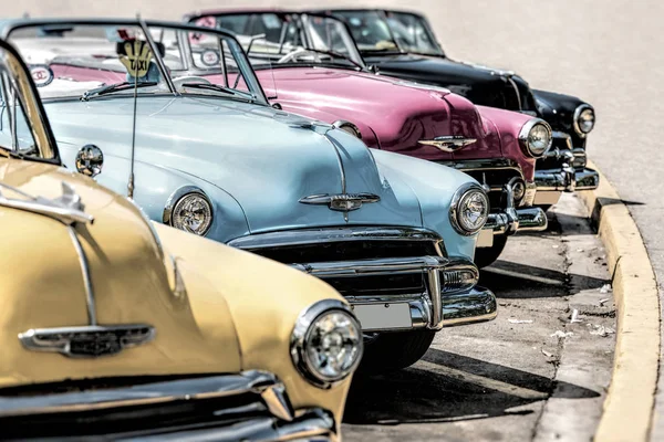 Auto americane a Cuba — Foto Stock