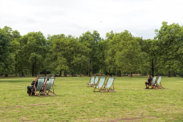 Leżaki Parku Londynie — Zdjęcie stockowe