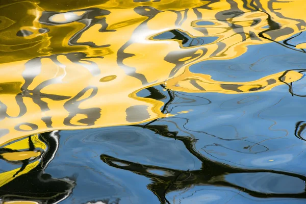 Riflessi Colorati Nell Acqua — Foto Stock