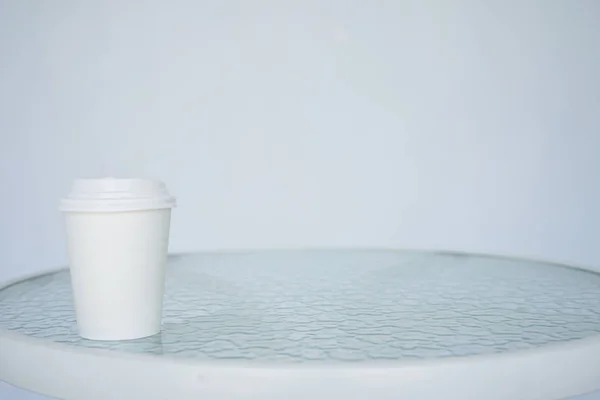 Vaso Papel Blanco Una Sola Vez Para Café Está Sobre — Foto de Stock