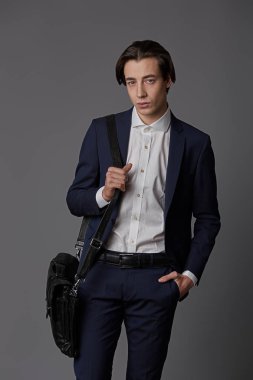 İşadamı portre giyen trendy elbise
