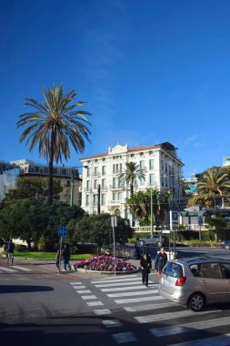 Sanremo İtalya otel Paris ve avuç içi otobüsten görüntülemek