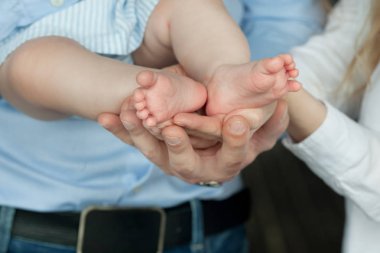 Küçük bir çocuğun bacakları