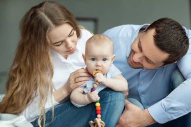 Küçük kızı ile anne