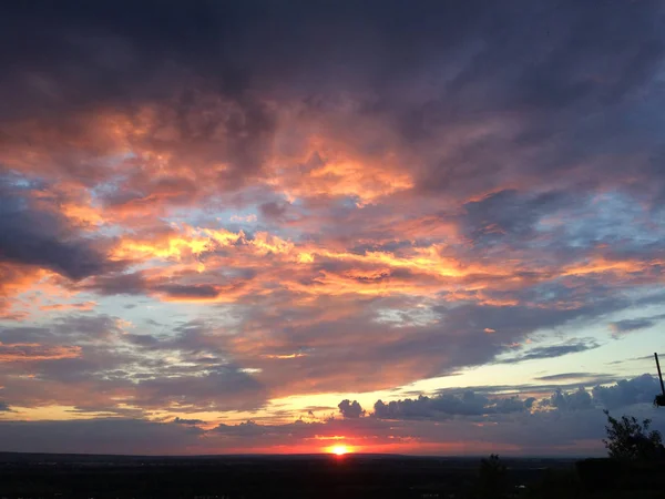 Schöner Himmel mit Wolken — Stockfoto