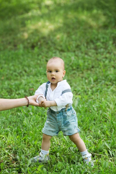 A small boy with dark eyes — Stock Photo, Image