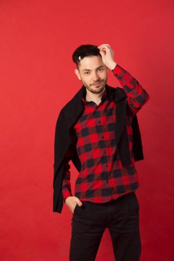 şık genç bir adam portresi