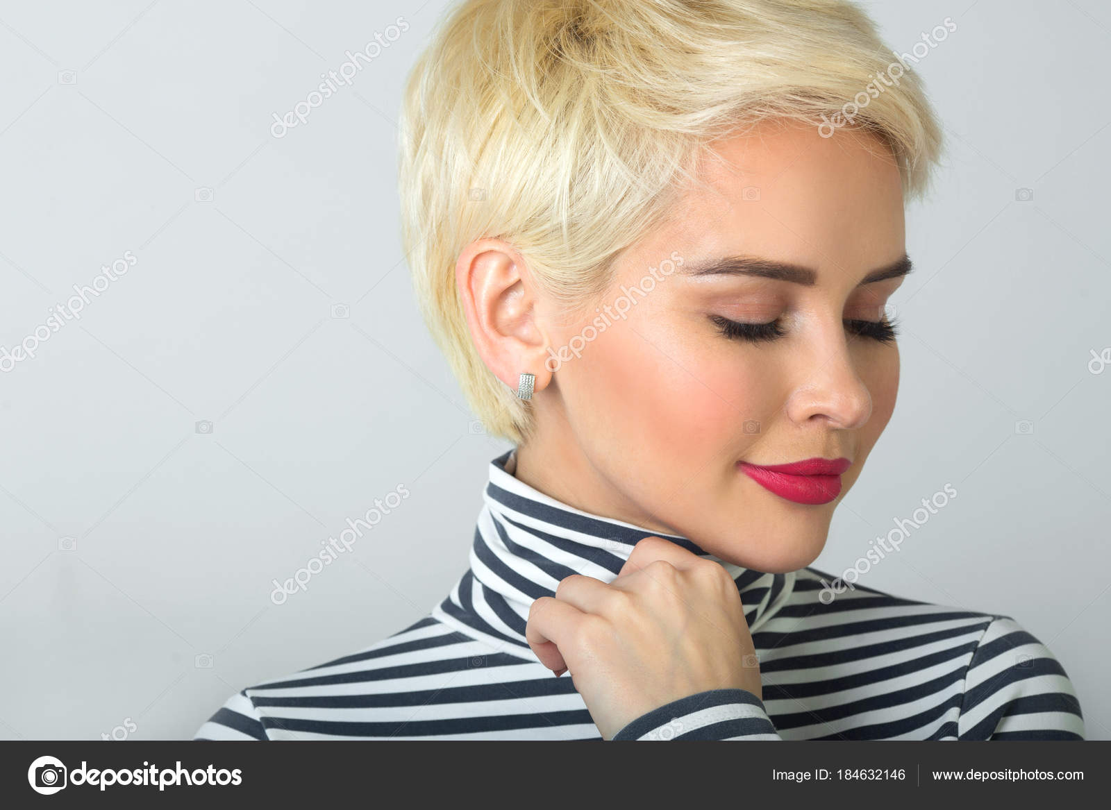 Happy Beautiful Young Girl Smile Her Face Short Hairstyle Light