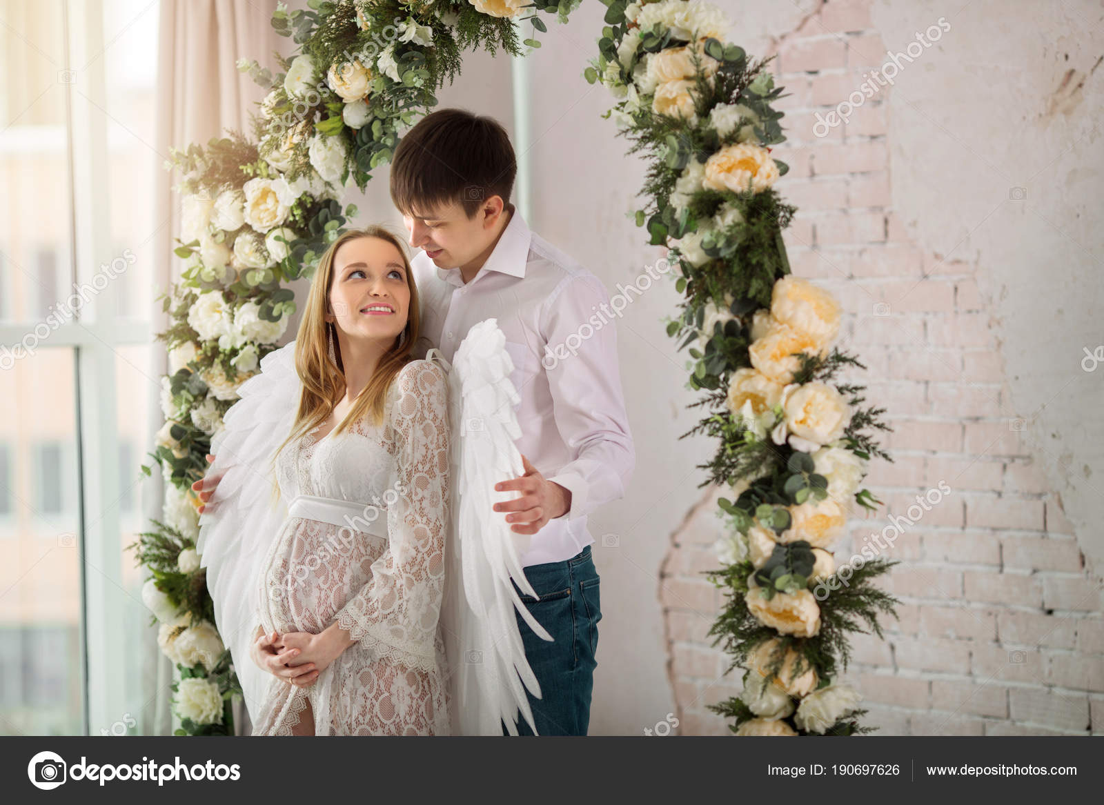 Robe Beau Couple Dentelle Dans Homme Une Femme Une Enceinte 0Ff07q