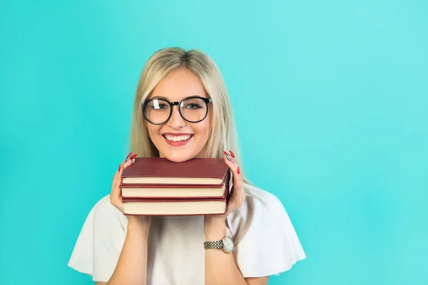 Hermosa Joven Gafas Con Libros Sus Manos — Foto de Stock