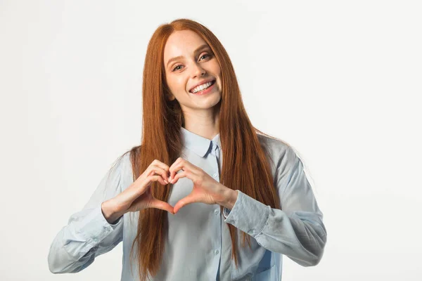 Mooie Jonge Vrouw Met Rood Haar Een Witte Achtergrond Met — Stockfoto