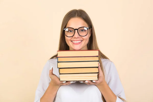 Hermosa Joven Gafas Con Libros Sus Manos — Foto de Stock