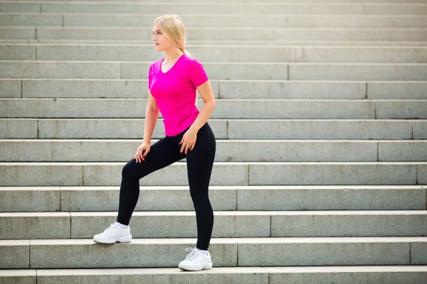 Hermosa Joven Ropa Deportiva Entra Para Los Deportes Aire Libre — Foto de Stock