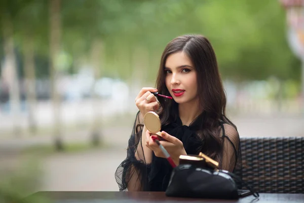 Belle Jeune Femme Avec Maquillage Coiffure — Photo