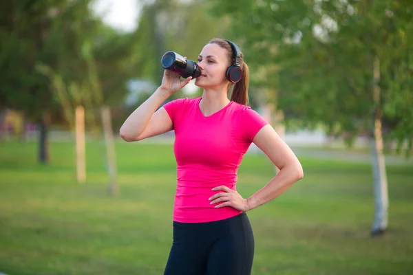 Hermosa Joven Ropa Deportiva Parque Verano — Foto de Stock