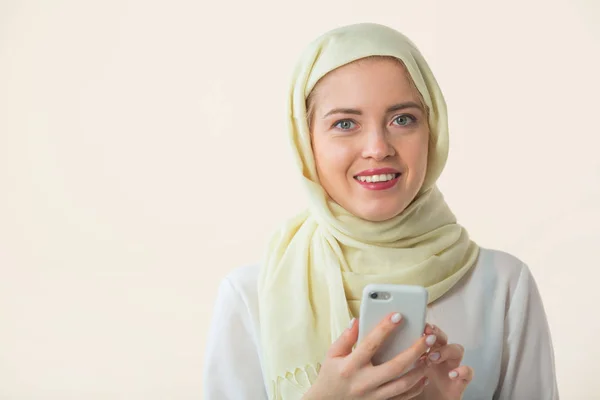 Beautiful Young Woman Muslim Shawl Folder Her Hands — Stock Photo, Image