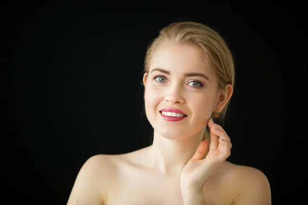 Portrait Beautiful Young Woman Black Background — Stock Photo, Image