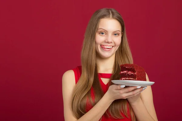 Beautiful Young Woman Her Hair Red Background Cake — Stock Photo, Image