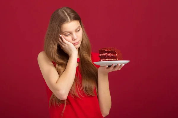 Beautiful Young Woman Her Hair Red Background Cake — Stock Photo, Image