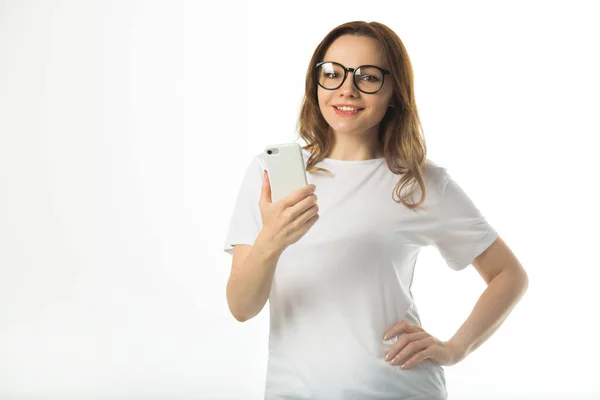 Hermosa Mujer Joven Una Camiseta Blanca Sobre Fondo Blanco — Foto de Stock