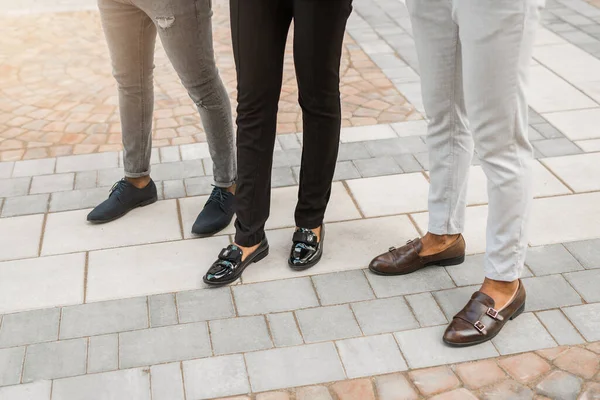 Ноги Молодых Людей Обуви — стоковое фото