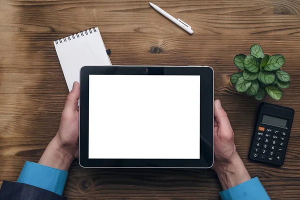 Komputer Typu Tablet Pusty Ekran Miejsca Kopii Męskiej Biznesmen Ręce — Zdjęcie stockowe