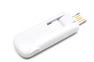 Beyaz arka plan üzerinde izole Usb modem.