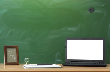 Öğretmen, öğrenci Danışma tablo. Eğitim arka plan. Eğitim kavramı. Tablo boş ekran, defterini, Küre ve fotoğraf karesi ile dizüstü bilgisayar.