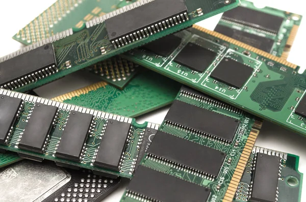 コンピューター メモリ モジュールとプロセッサ チップの分離 — ストック写真