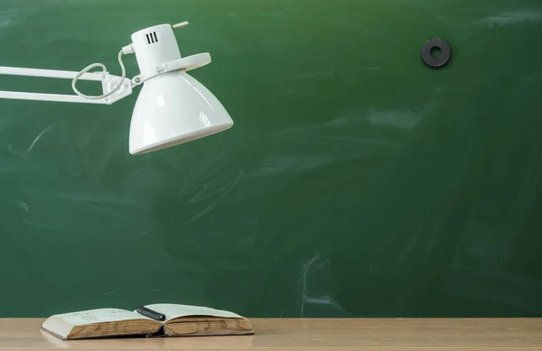Leraar Student Ingenieur Bureau Tabel Opleiding Onderwijs Concept Boek Lamp — Stockfoto