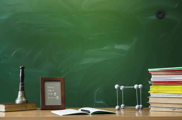 Lärare Eller Student Skrivbord Bord Utbildningsbakgrund Utbildning Konceptet Fotoram Bok — Stockfoto