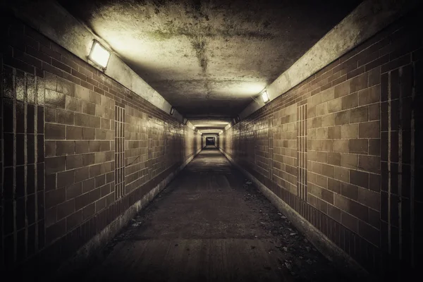 Empty tunnel at night — Stock Photo, Image