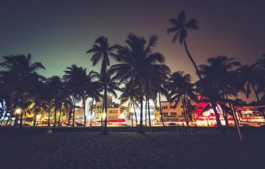 Ocean Drive Sokağı aydınlatılmış binalar, South Beach, Miami