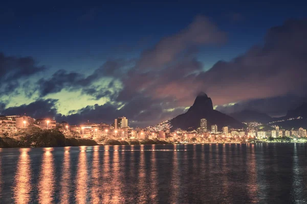 Rio Janeiro Skyline Bei Nacht Dramatischer Himmel Der Abenddämmerung Brasilien — Stockfoto