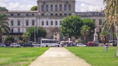Palermo 'daki Foro Italico, Sicilya şehrindeki tarihi mimarinin bir örneği.