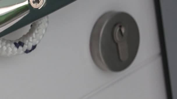 Ручка Сучасних Дверей Готелі — стокове відео