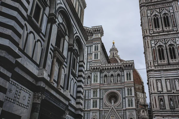 Vista da fachada frontal do Duomo de Florença 3 — Fotografia de Stock