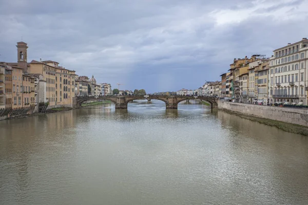 Floden Arno i Florens — Stockfoto
