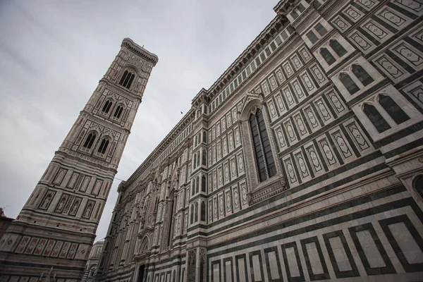 Piazza del Duomo em Florença com turistas 19 — Fotografia de Stock