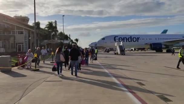 Flughafen Passagier Abstieg Romana Dominikanische Republik — Stockvideo