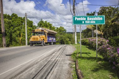 Otobüs ile Bayahibe şehir sinyali