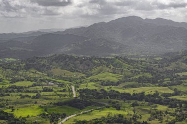 Dominik Cumhuriyeti 14 'teki Montaña Redonda manzarası