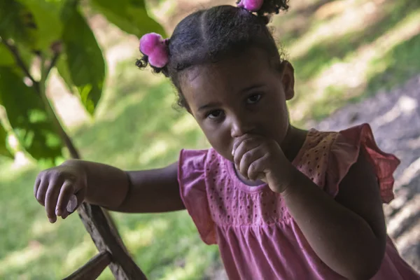 Expression d'un enfant dominicain pauvre — Photo