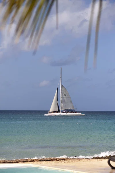 Dominikańskie łodzie na morzu 10 — Zdjęcie stockowe