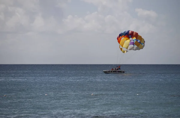 Parachute to the sea 4 — Stock Photo, Image