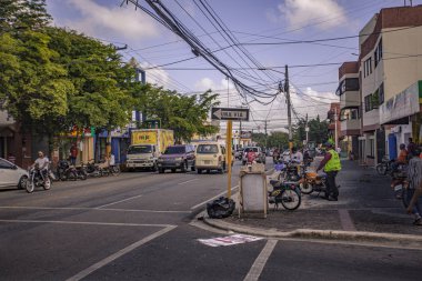 Dominik Cumhuriyeti 'nde Higuey sokaklarında günlük hayat sahnesi